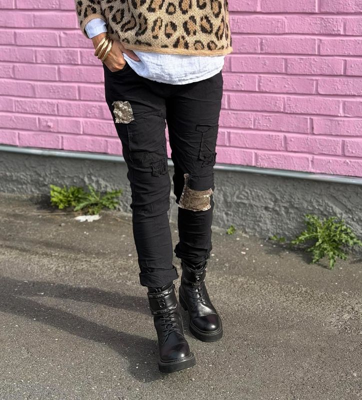 Stretchy Sequin Patch Pant