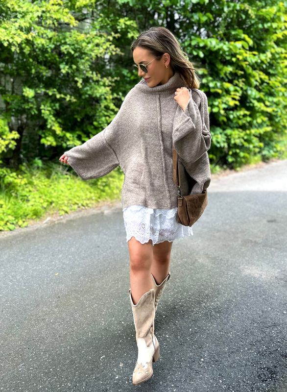 Suzy Skirt Sixty Days