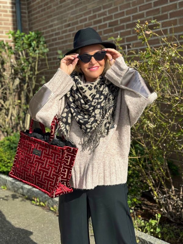 Sofia Hat Love Forever 