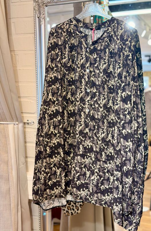 3 OVERSIZED BLUSER 899,- (str 38-50)
