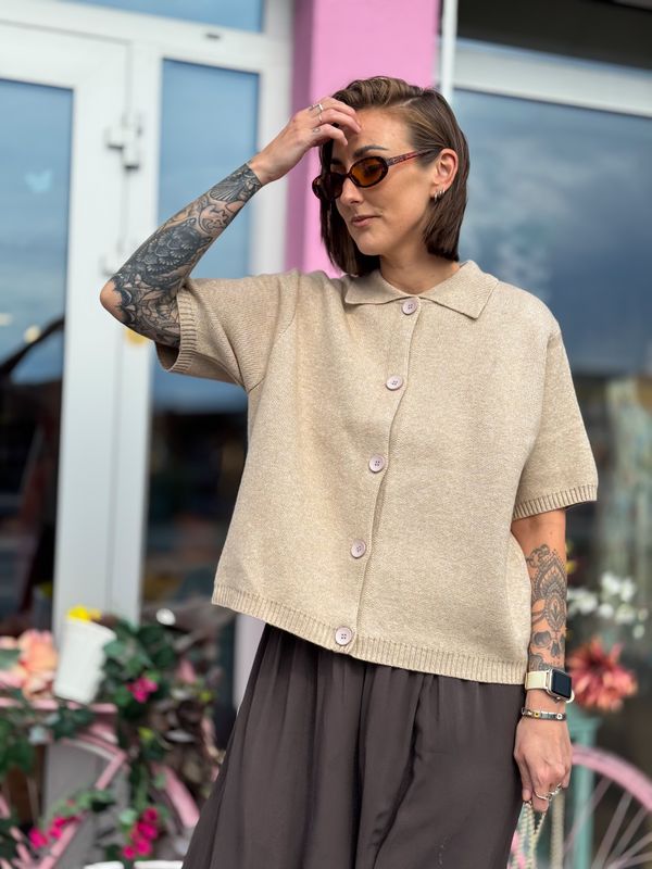 Knit W Buttons Qnuz