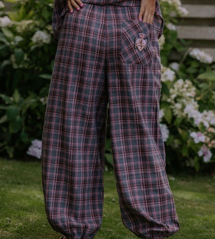 Fabia Pants Not Sisters