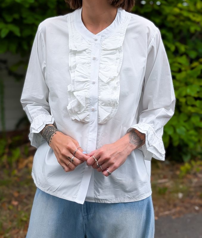 Mary Shirt Not Sisters