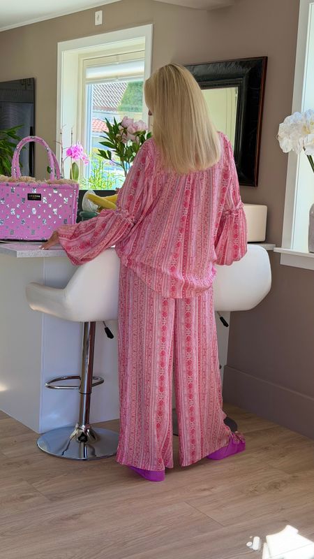 Kiana Pink Top Coconut Milk