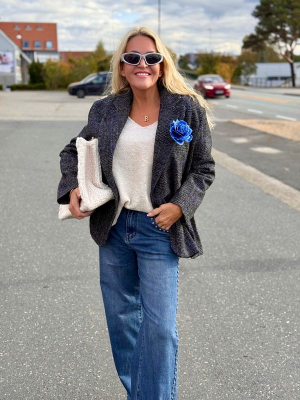 Jeans With Studs Qnuz