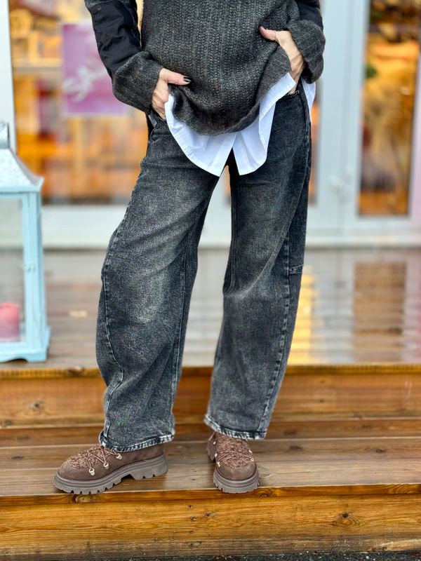 Washed Barrel Jeans